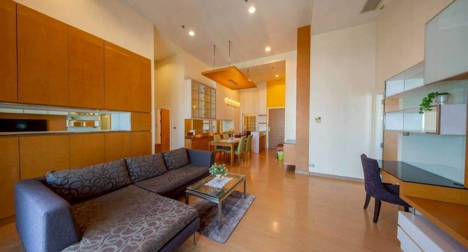 Condo en venta y en alquiler de 4 habitaciones en Watthana, Bangkok
