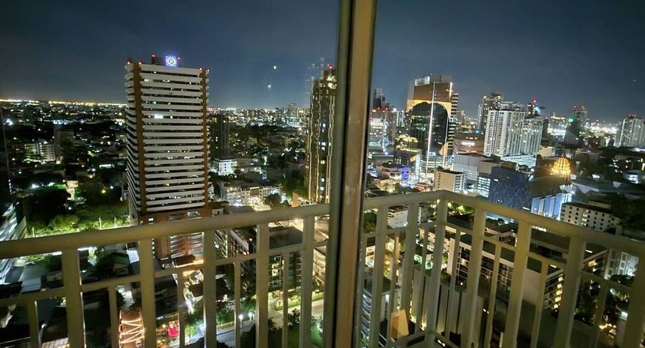 Condo en venta y en alquiler de 4 habitaciones en Watthana, Bangkok