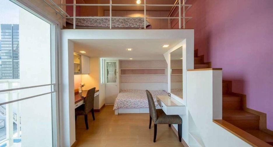 Condo en venta y en alquiler de 4 habitaciones en Watthana, Bangkok
