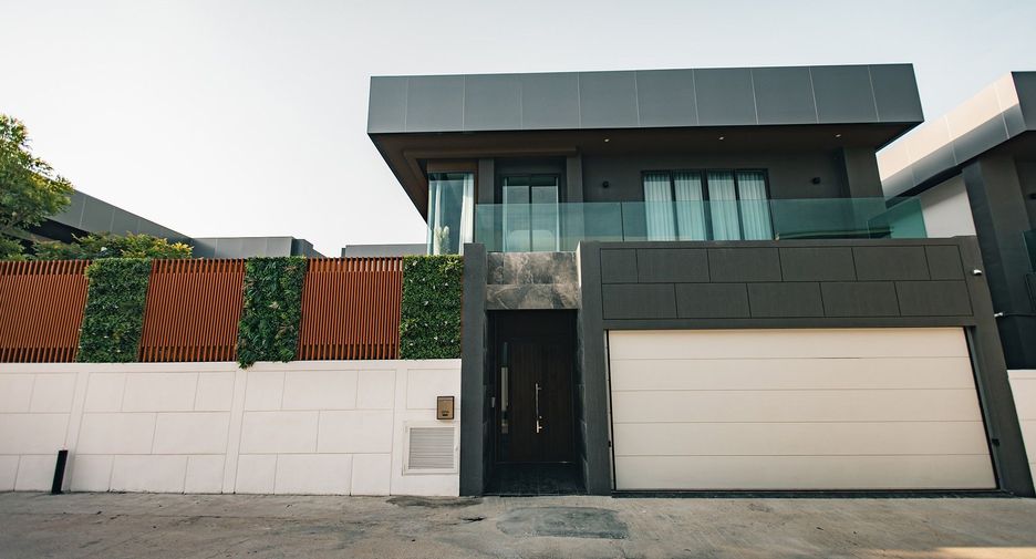 For sale and for rent 6 bedrooms villa in Bang Lamung, Chonburi