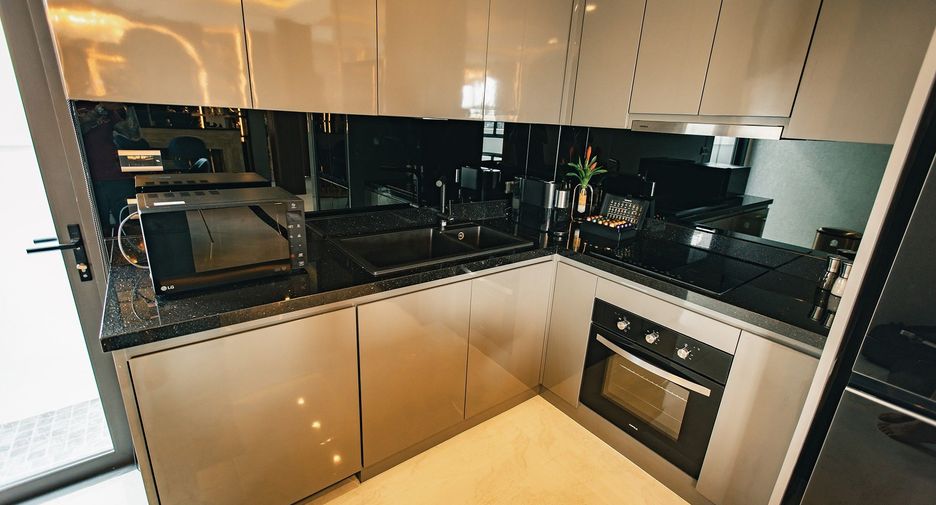For sale and for rent 6 bedrooms villa in Bang Lamung, Chonburi