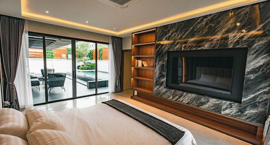 For sale and for rent 6 bedrooms villa in Bang Lamung, Chonburi