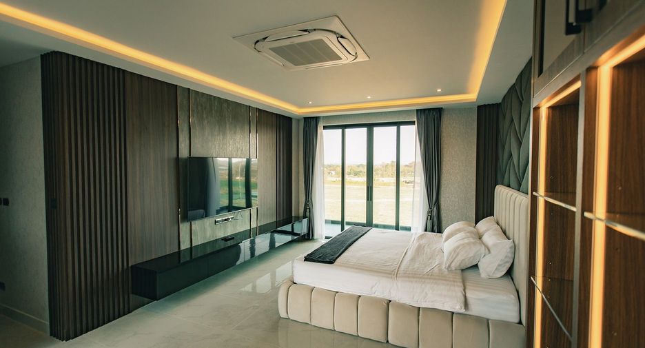 For sale and for rent 6 bedrooms villa in Bang Lamung, Chonburi