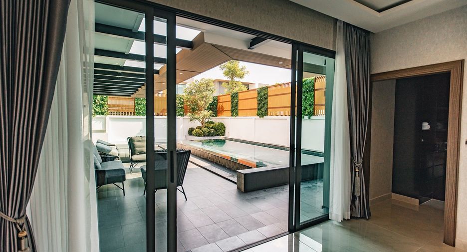 For sale and for rent 6 bedrooms villa in Bang Lamung, Chonburi