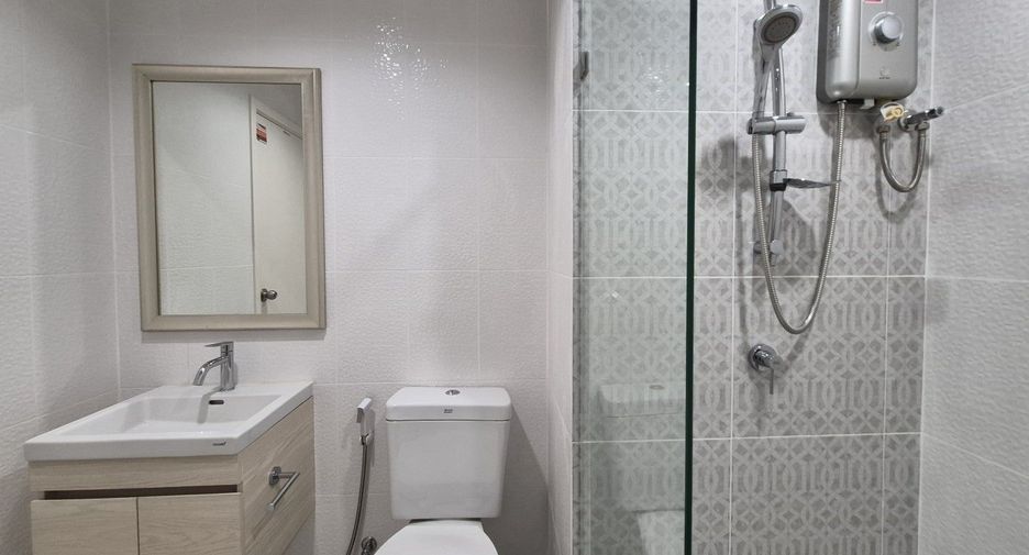 For rent 1 Beds condo in Bang Phlat, Bangkok