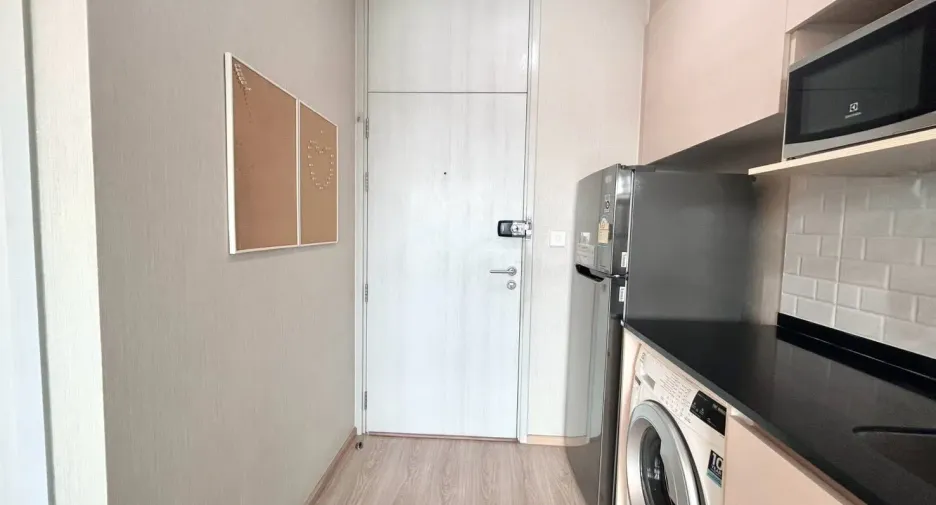 Condo en alquiler de 2 habitaciones en Huai Khwang, Bangkok