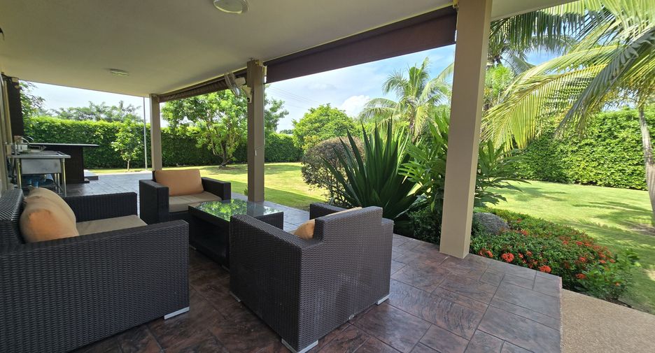 À vendre et à louer 4 chambres villa à San Sai, Chiang Mai
