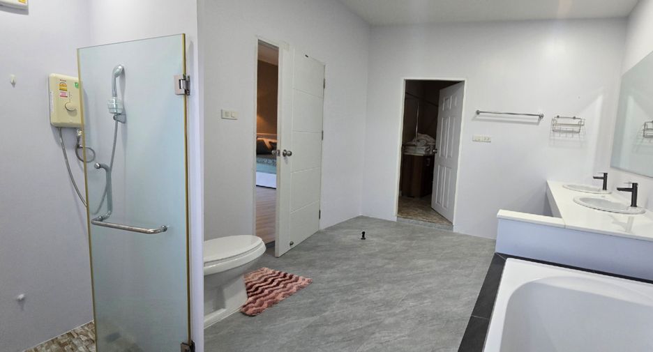 À vendre et à louer 4 chambres villa à San Sai, Chiang Mai