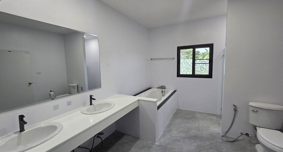 À vendre et à louer 4 chambres villa à San Sai, Chiang Mai
