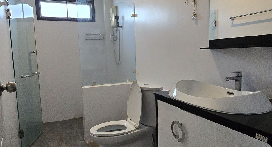 À vendre et à louer 4 chambres villa à San Sai, Chiang Mai