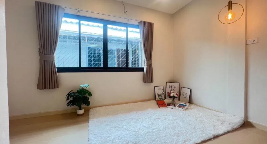 Casa adosada en venta de 2 habitaciones en Bang Na, Bangkok