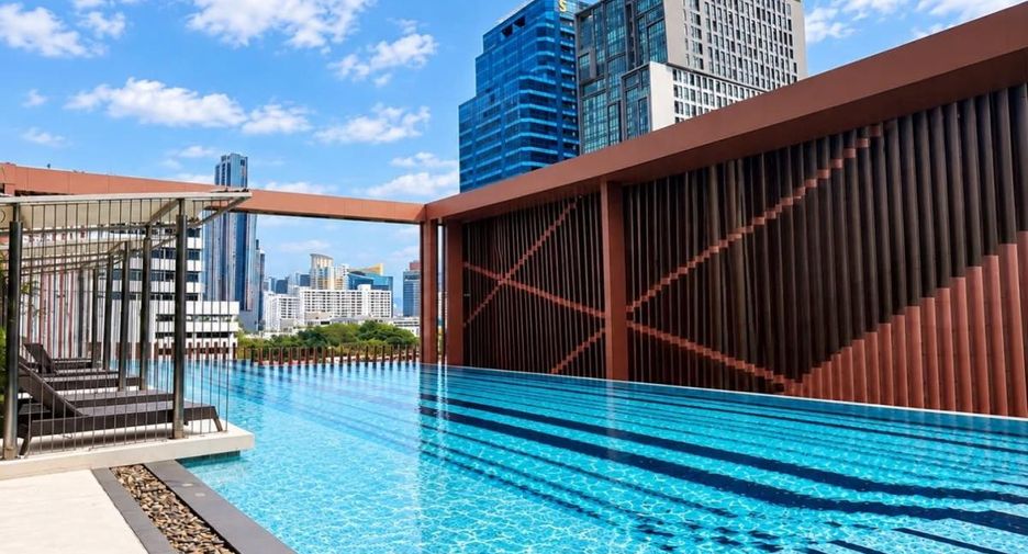 For rent 2 bedrooms condo in Watthana, Bangkok
