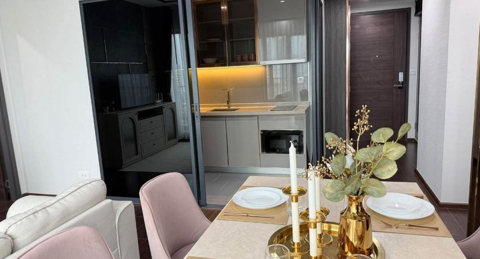 For rent 2 bedrooms condo in Watthana, Bangkok