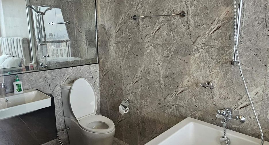 For rent 2 bedrooms condo in Khlong Toei, Bangkok