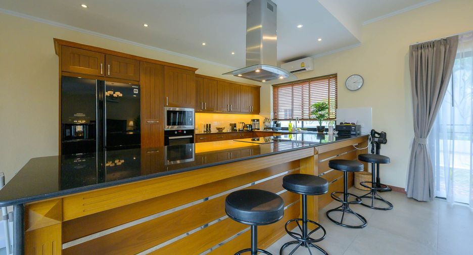 For sale 3 bedrooms house in Bang Lamung, Chonburi