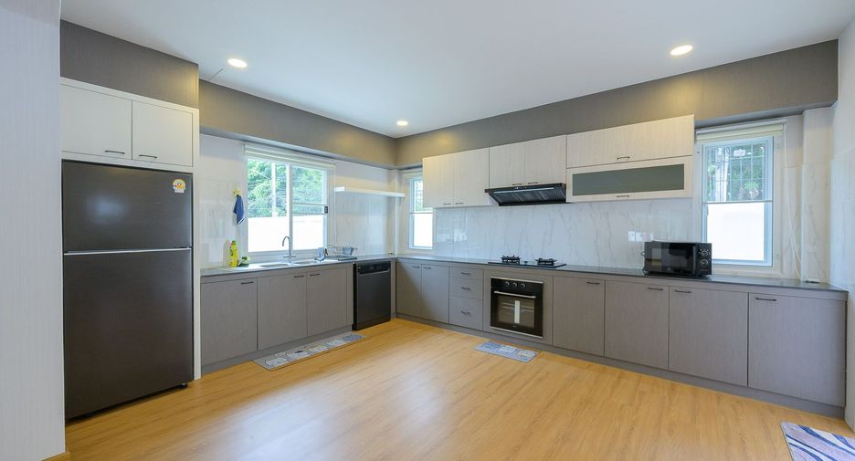 For rent 4 bedrooms house in Bang Lamung, Chonburi
