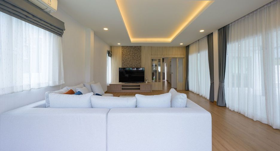 For rent 4 bedrooms house in Bang Lamung, Chonburi