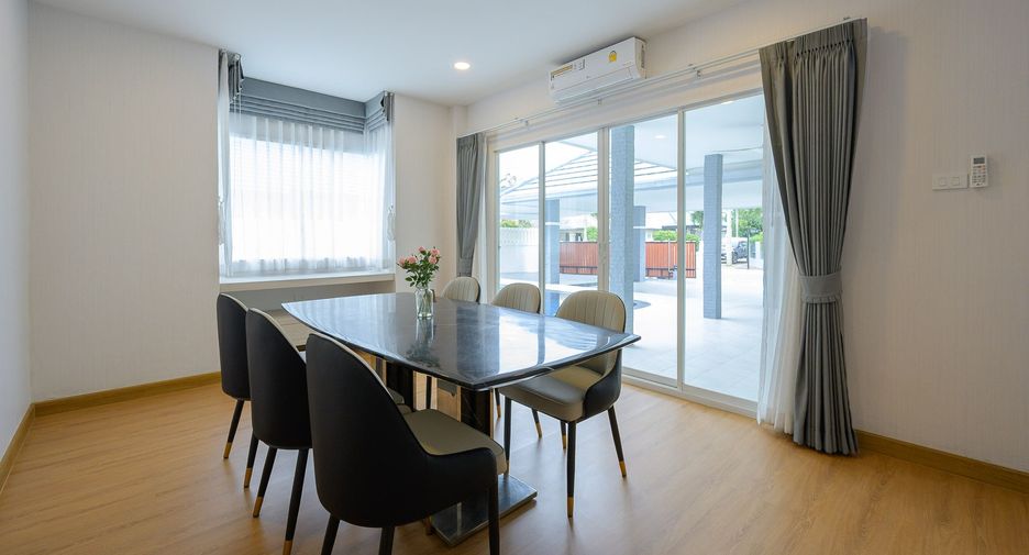 For rent 4 bedrooms house in Bang Lamung, Chonburi