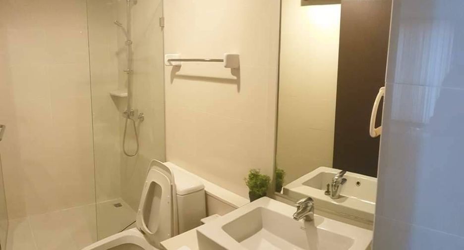 Condo en alquiler de 2 habitaciones en Watthana, Bangkok