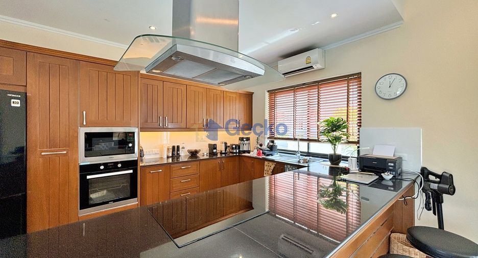 For rent and for sale 3 bedrooms house in Bang Lamung, Chonburi