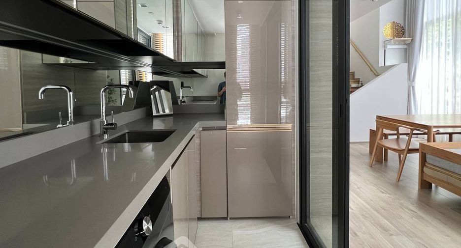 For rent 2 bedrooms condo in Chatuchak, Bangkok
