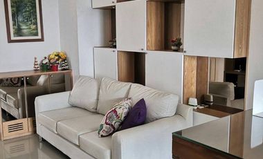 For rent 2 bedrooms condo in Huai Khwang, Bangkok