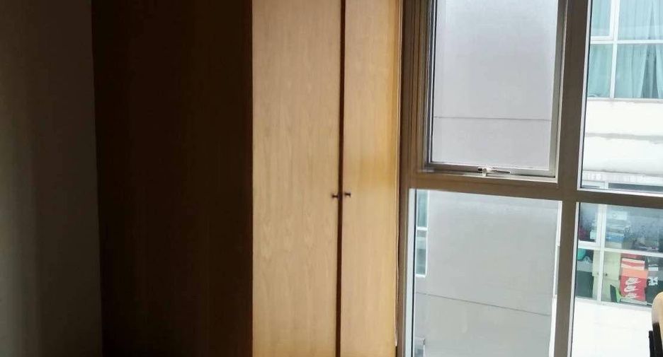 For rent 2 bedrooms condo in Huai Khwang, Bangkok