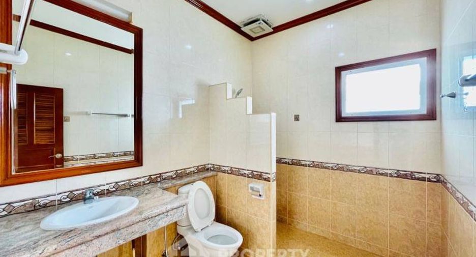 À louer 5 chambres villa à Bang Lamung, Chonburi
