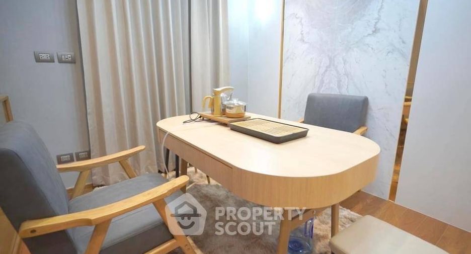 For rent 4 bedrooms house in Yan Nawa, Bangkok