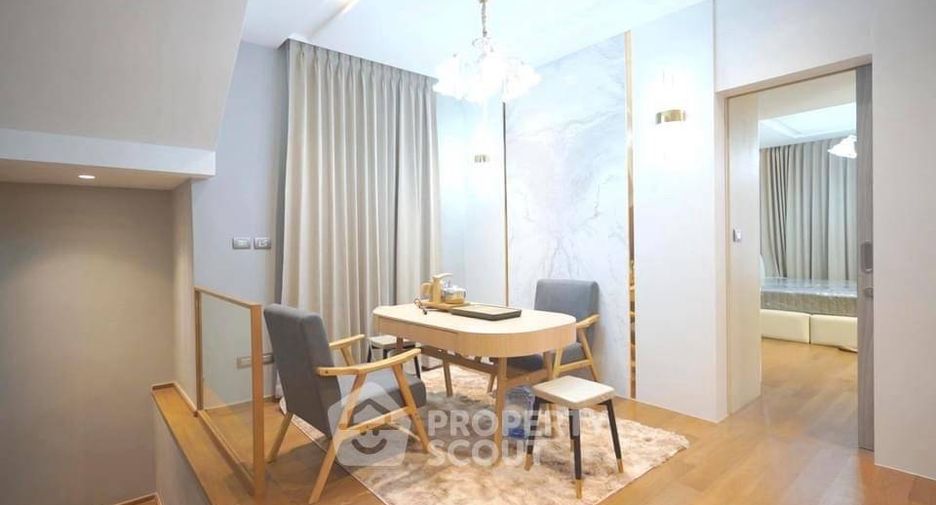 For rent 4 bedrooms house in Yan Nawa, Bangkok