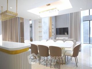 For rent 4 bedrooms house in Yan Nawa, Bangkok
