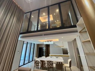 For rent 4 bedrooms house in Yan Nawa, Bangkok