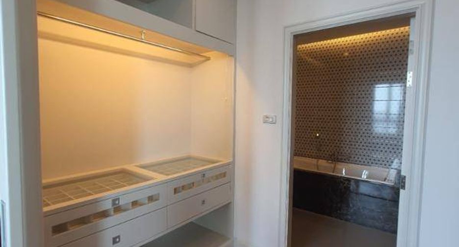 For rent 3 ベッドルーム apartment in Watthana, Bangkok
