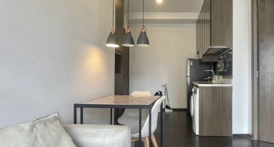 For rent 1 bed condo in Watthana, Bangkok
