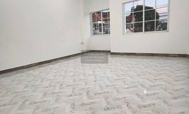 Продажа 2 спальни таунхаус в Мин Бури, Бангкок