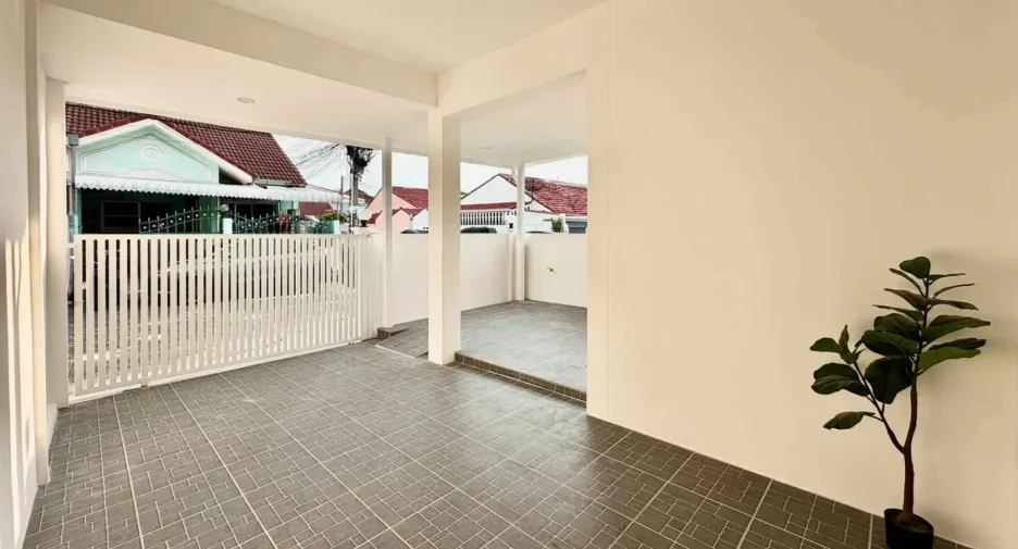 For sale 3 bedrooms townhouse in Bang Lamung, Chonburi