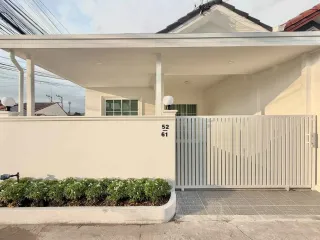 For sale 3 bedrooms townhouse in Bang Lamung, Chonburi