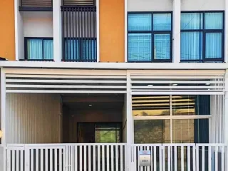 Аренда 3 спальни таунхаус в Банг Ламунг, Чонбури