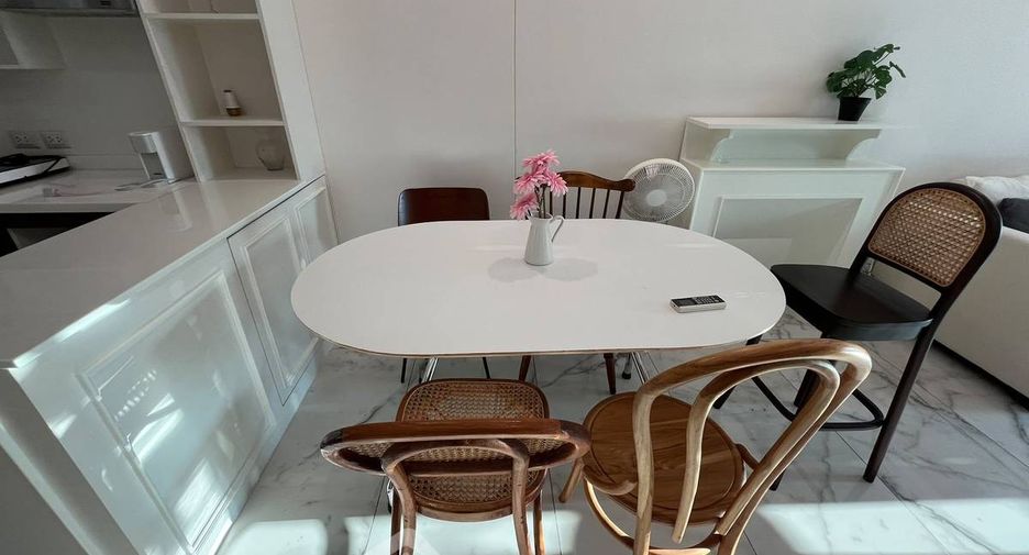 Wohnung zur Miete mit 1 Zimmer in Bang Rak, Bangkok