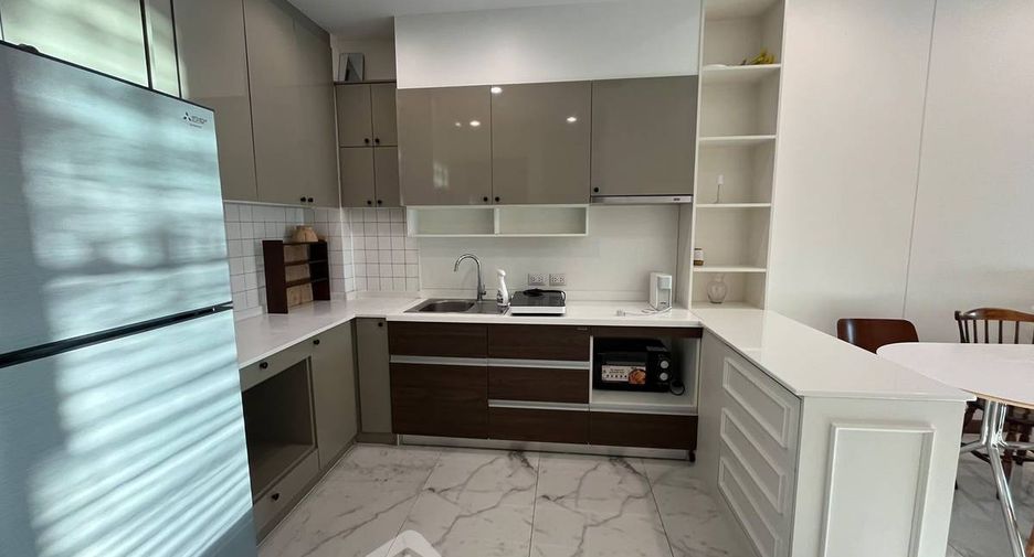 Wohnung zur Miete mit 1 Zimmer in Bang Rak, Bangkok