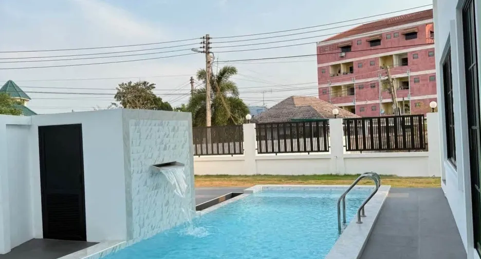 Villa en alquiler de 4 habitaciones en East Pattaya, Pattaya