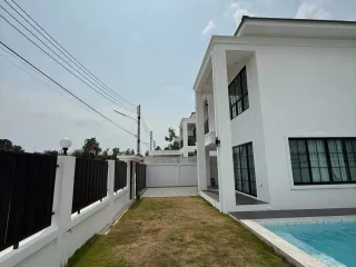 Villa en alquiler de 4 habitaciones en East Pattaya, Pattaya