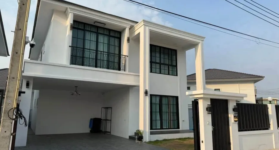 Villa en alquiler de 4 habitaciones en East Pattaya, Pattaya