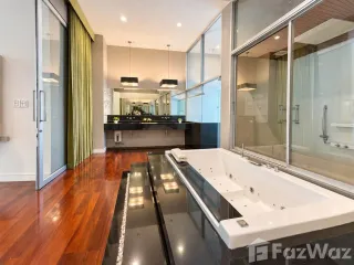 For rent 4 bedrooms townhouse in Chatuchak, Bangkok
