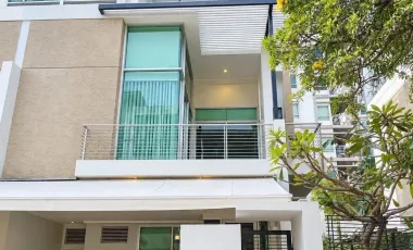 出租 4 卧室 联排别墅 在 Chatuchak, 曼谷
