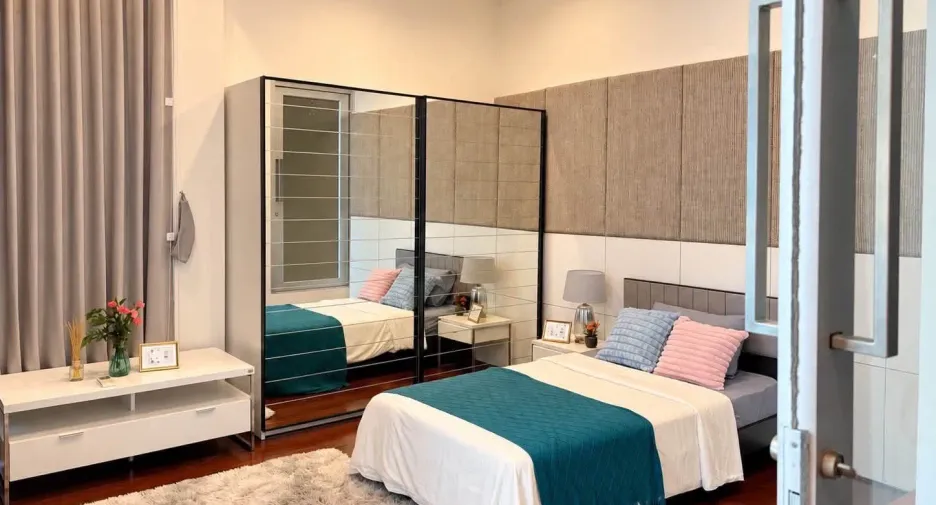 For rent 4 bedrooms townhouse in Chatuchak, Bangkok