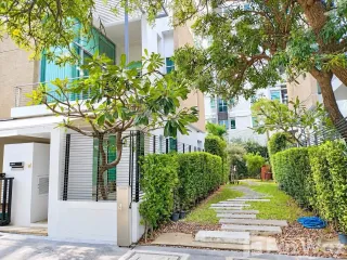 For rent 4 bedrooms townhouse in Chatuchak, Bangkok