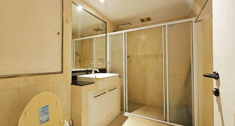 For rent 2 ベッドルーム condo in Watthana, Bangkok