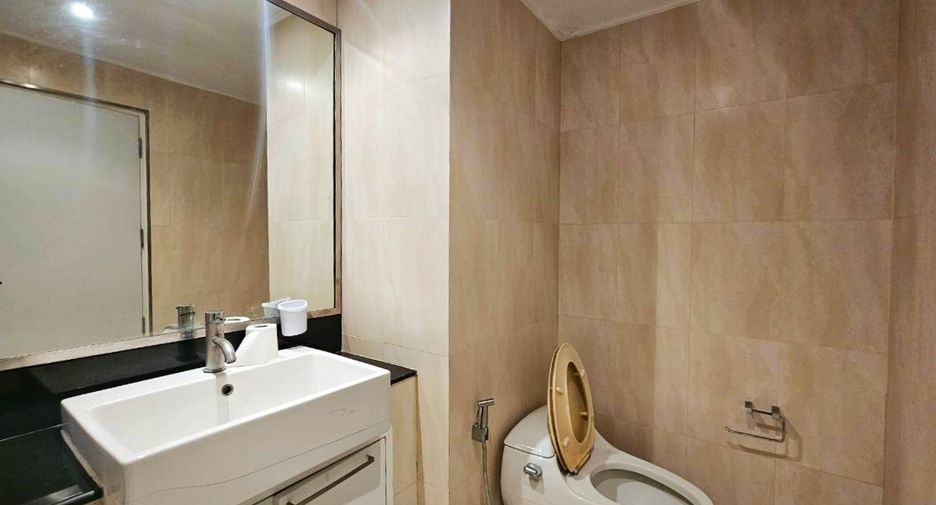 For rent 2 ベッドルーム condo in Watthana, Bangkok