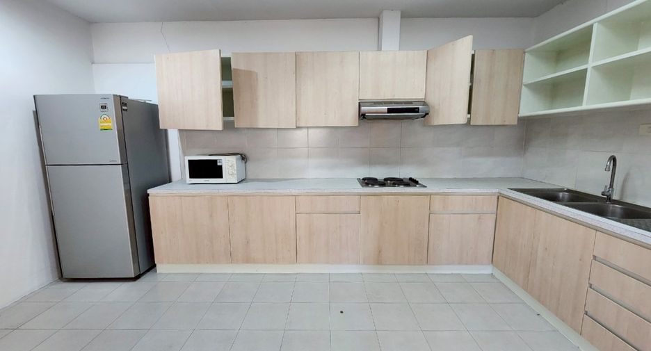 For rent and for sale 2 bedrooms condo in Khlong Toei, Bangkok